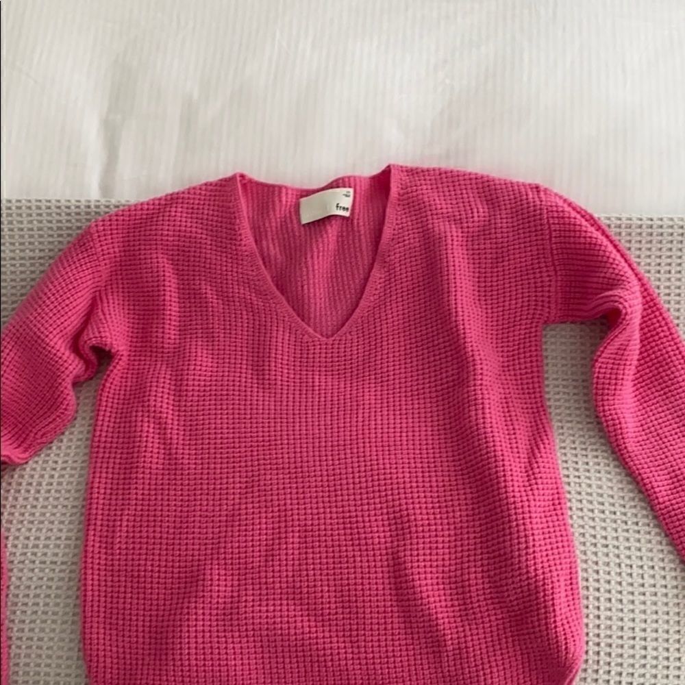 Aritzia sweater hot pink XS
